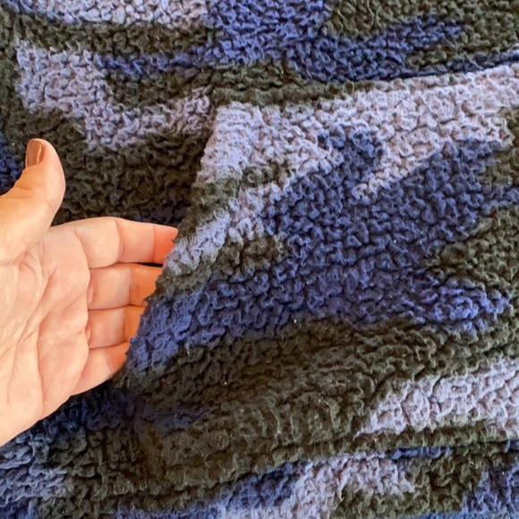 Victoria Secret Pink Blue Camo Sherpa 3/4 zip Sweater - Picture 6 of 9